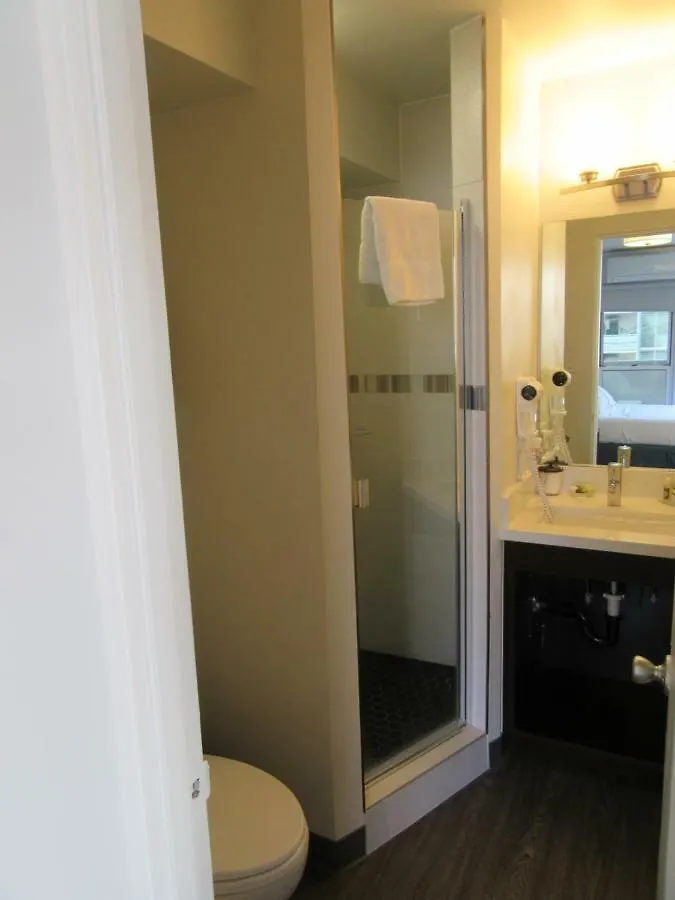Waikiki Central Hotel - No Resort Fees Honolulu