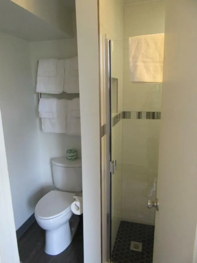 Waikiki Central Hotel - No Resort Fees Honolulu